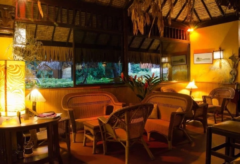 هتل Les Tipaniers