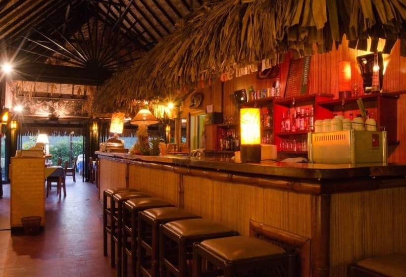 هتل Les Tipaniers