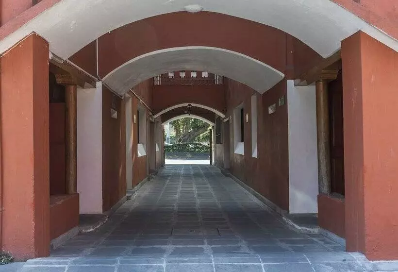 Meson Real Hotel & Suites