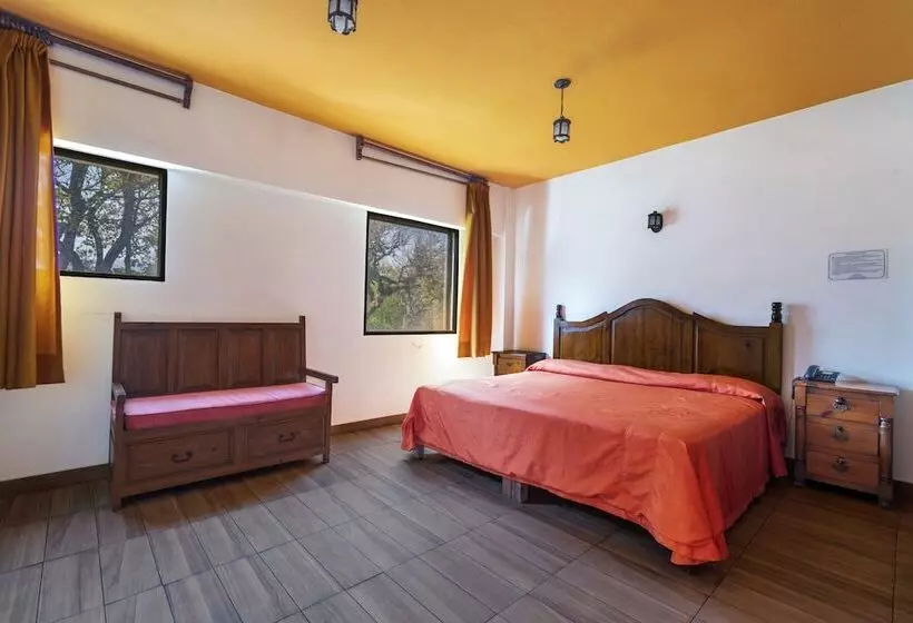 Meson Real Hotel & Suites