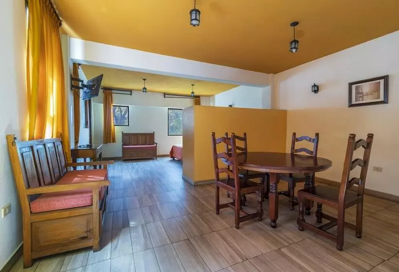 Meson Real Hotel & Suites