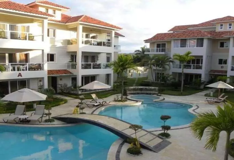 ホテル Paradise Condos