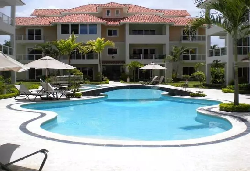 ホテル Paradise Condos