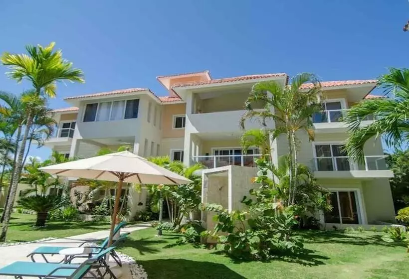 ホテル Paradise Condos