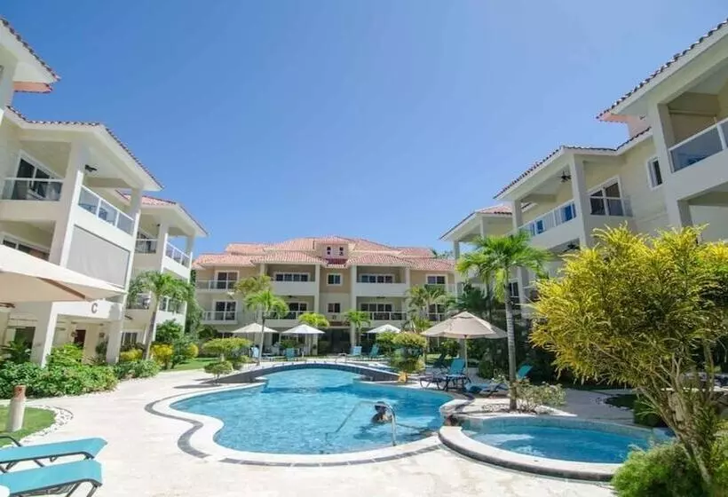 ホテル Paradise Condos