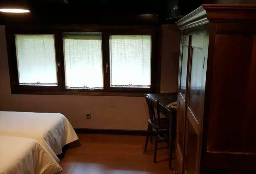 ペンション Hostal Itzalargikoborda