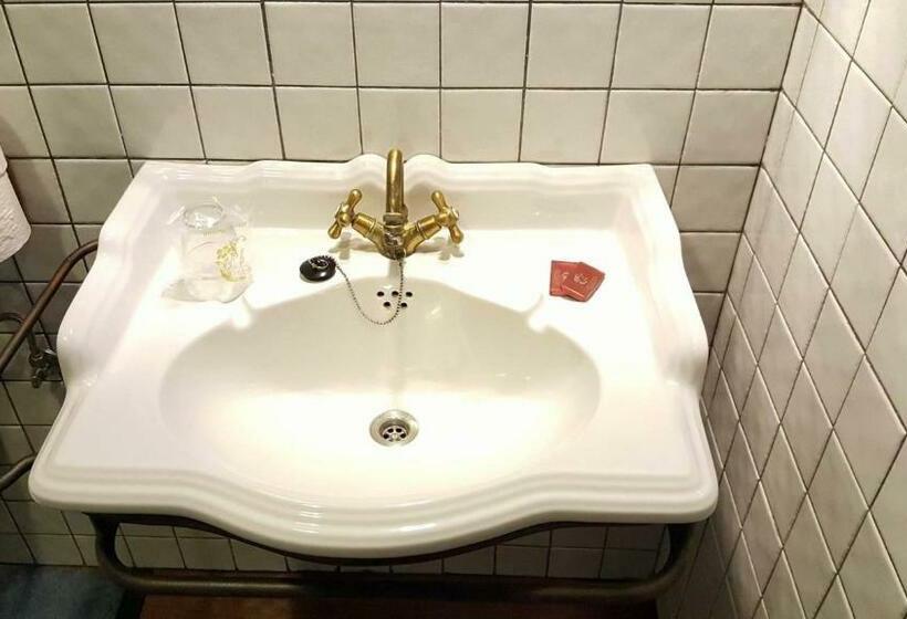 Pensão Hostal Itzalargikoborda