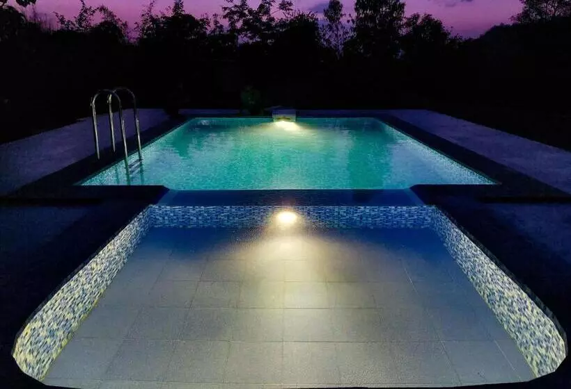 Hotelli Grand Narmada Jungle Homestay Resort Bandhavgarh