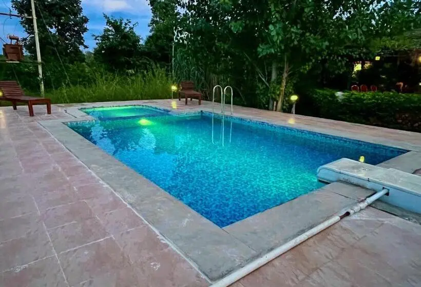 ホテル Grand Narmada Jungle Homestay Resort Bandhavgarh