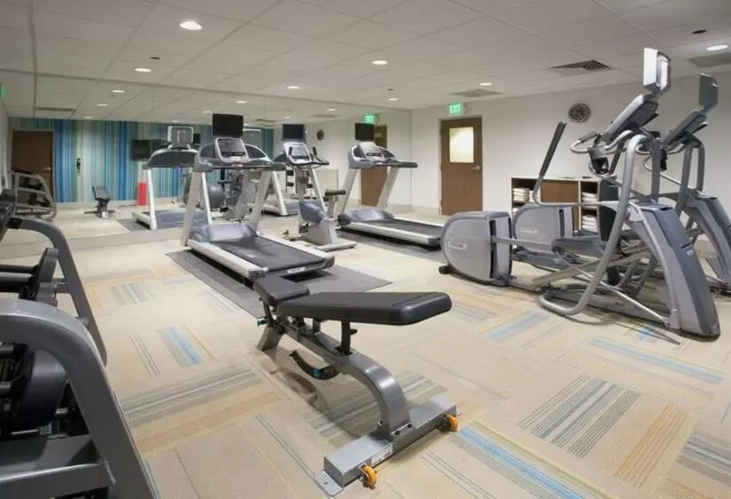 Hotelli Holiday Inn Express & Suites   Canton, An Ihg