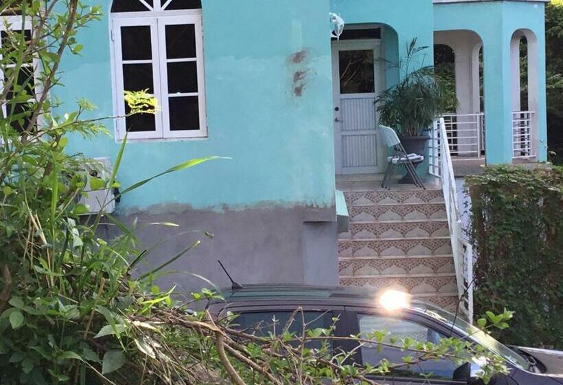 پانسیون Abigail S 2 Bedroom Apartment  Free Wifi  Full Kitchen