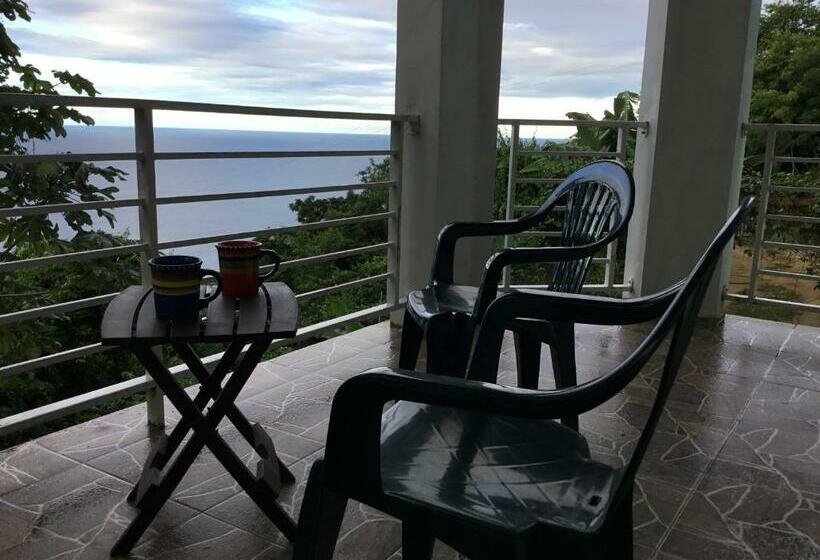 پانسیون Abigail S 2 Bedroom Apartment  Free Wifi  Full Kitchen