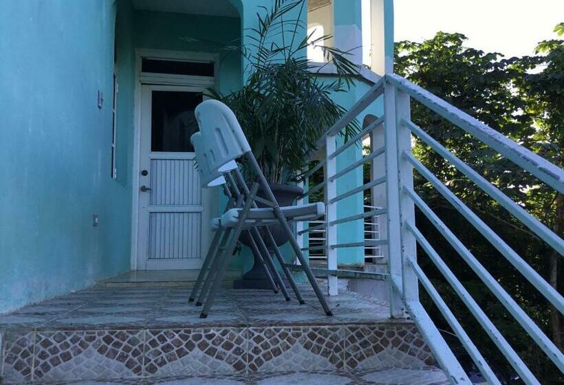 پانسیون Abigail S 2 Bedroom Apartment  Free Wifi  Full Kitchen