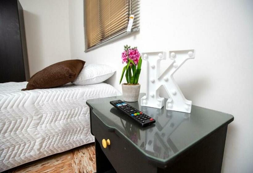 Pension Komodo Alojamiento Hostal Autoservicio, Ubicado Muy Cerca Al Centro Histórico Baño Privado, Wifi