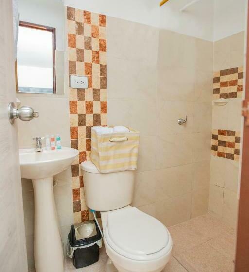 Pension Komodo Alojamiento Hostal Autoservicio, Ubicado Muy Cerca Al Centro Histórico Baño Privado, Wifi