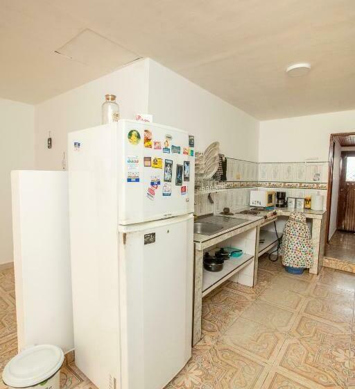 Pension Komodo Alojamiento Hostal Autoservicio, Ubicado Muy Cerca Al Centro Histórico Baño Privado, Wifi