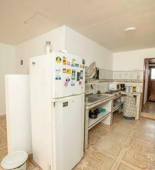 Majatalo Komodo Alojamiento  Hostal Autoservicio, Ubicado Muy Cerca Al Centro Histórico   Baño Privado, Wifi