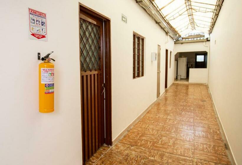 Pension Komodo Alojamiento Hostal Autoservicio, Ubicado Muy Cerca Al Centro Histórico Baño Privado, Wifi