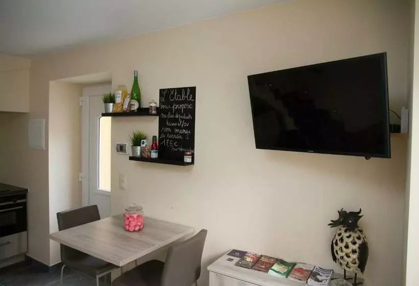 ペンション L Etable D Evelyne