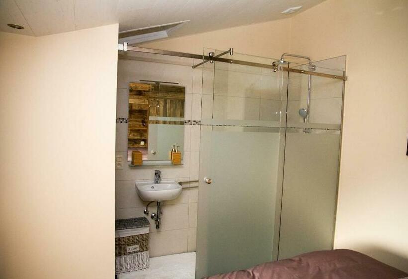 پانسیون L Etable D Evelyne