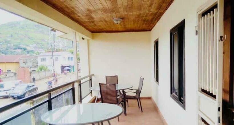 پانسیون Zunox Guest House