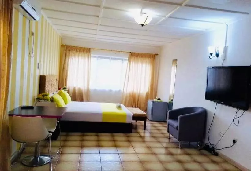پانسیون Zunox Guest House