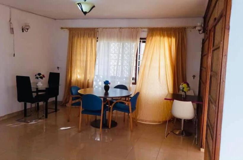 پانسیون Zunox Guest House