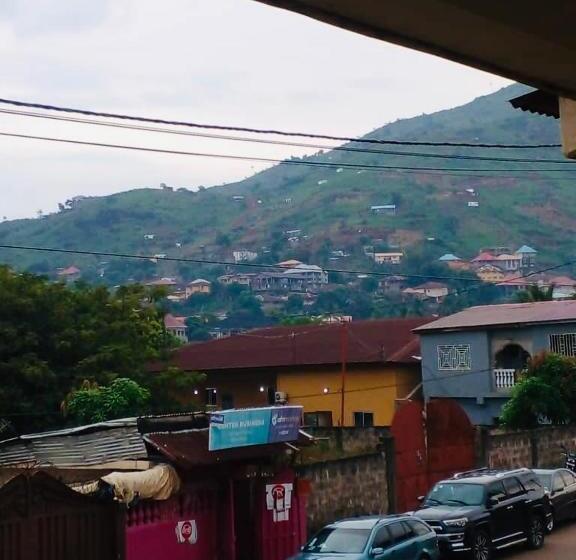 پانسیون Zunox Guest House