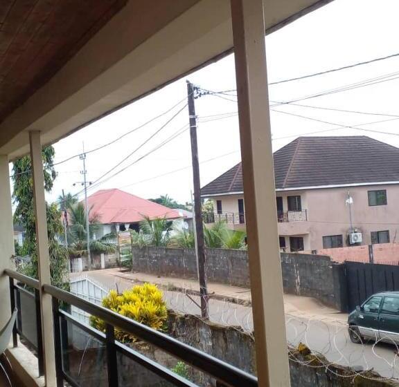 پانسیون Zunox Guest House