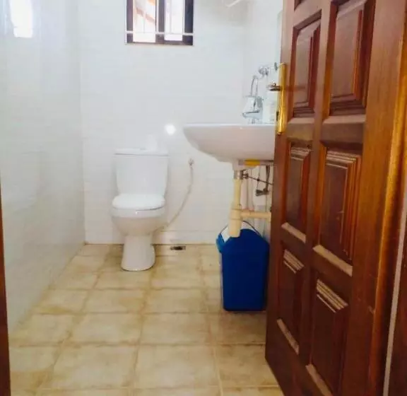 پانسیون Zunox Guest House