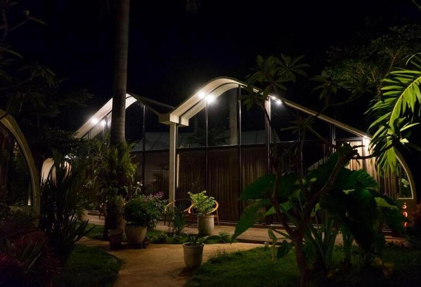 בית מלון כפרי Lucca Resort & Residence