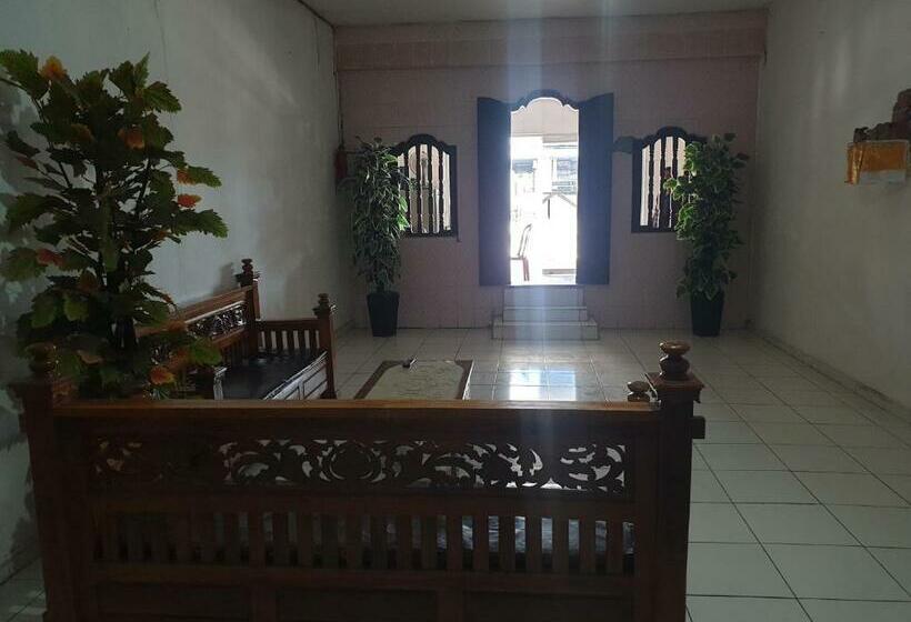 בית מלון כפרי Spot On 90732 Wisata Indah