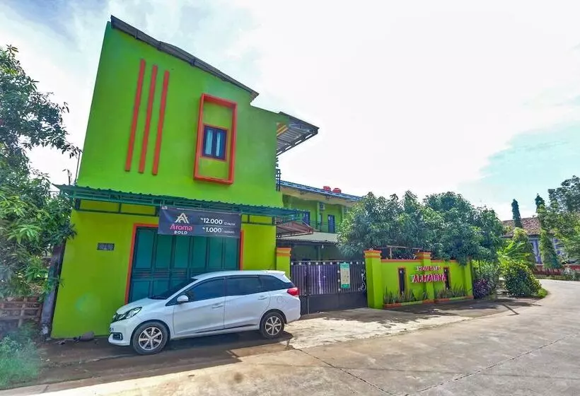 Hotelli Spot On 90760 Homestay Al Madina Syariah