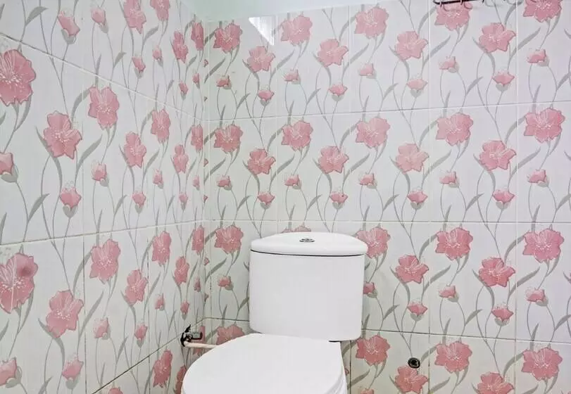 Hotelli Spot On 90760 Homestay Al Madina Syariah