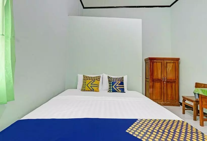 Hotelli Spot On 90760 Homestay Al Madina Syariah