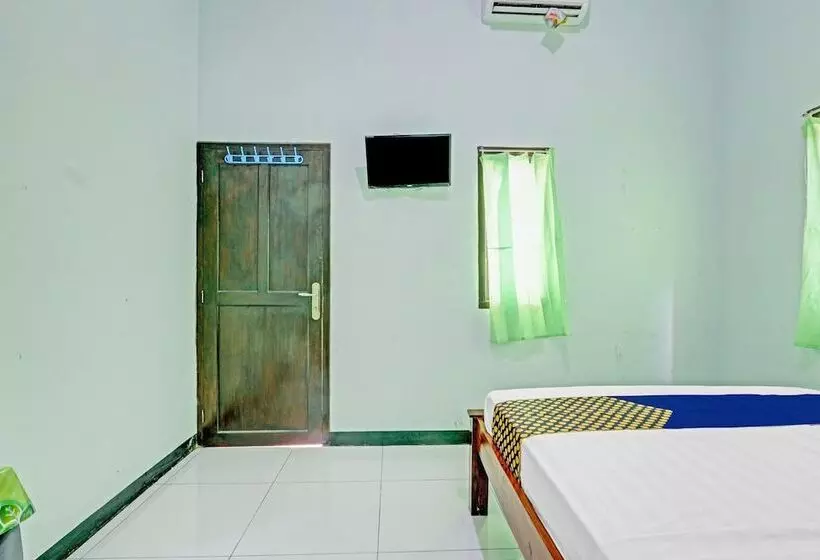 Hotelli Spot On 90760 Homestay Al Madina Syariah