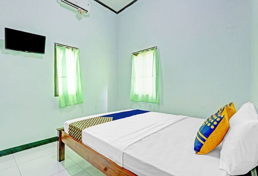 בית מלון כפרי Spot On 90760 Homestay Al Madina Syariah