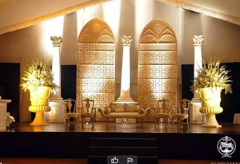 هتل Titanic Resort Faisalabad