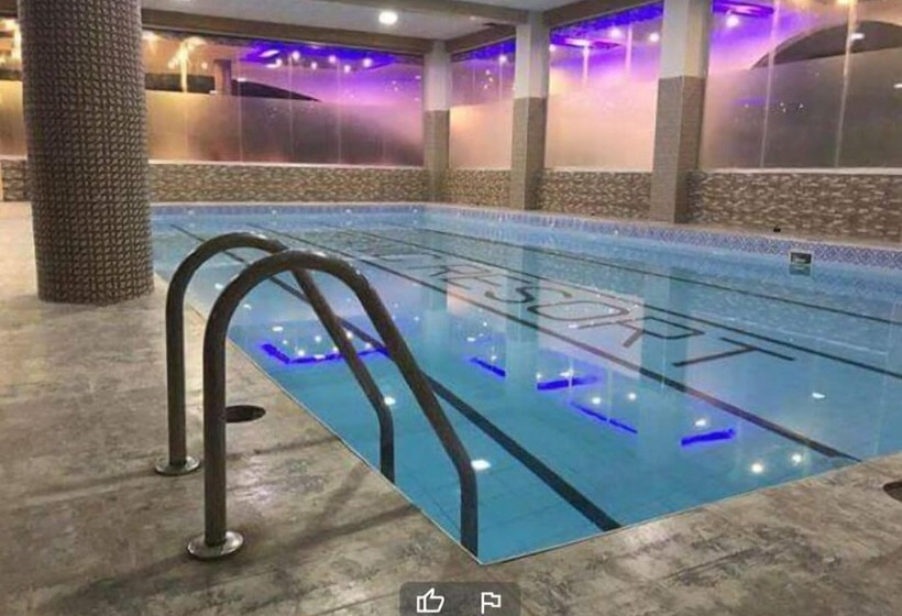 هتل Titanic Resort Faisalabad