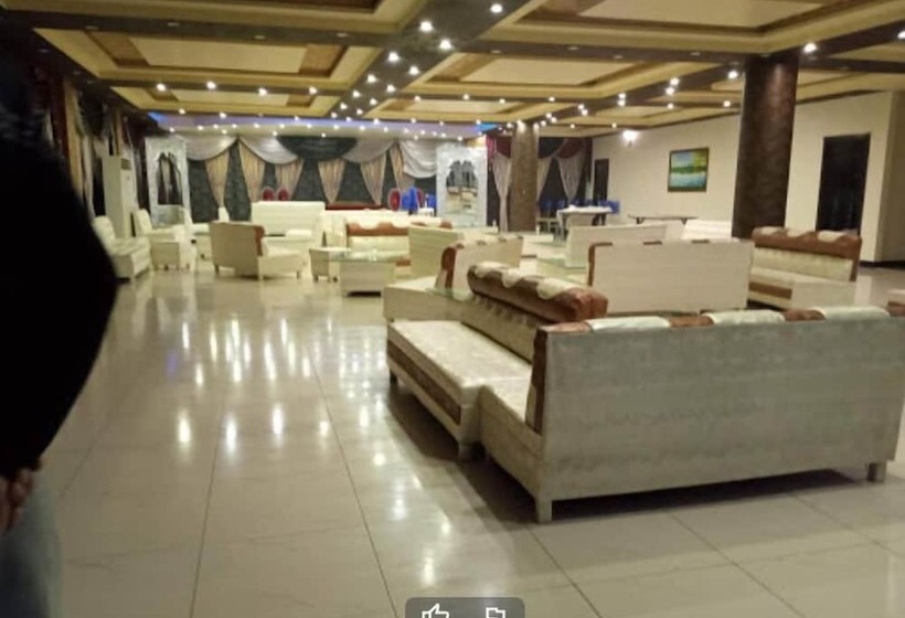 هتل Titanic Resort Faisalabad