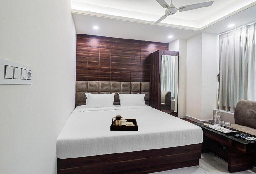 فندق Super Townhouse Marina