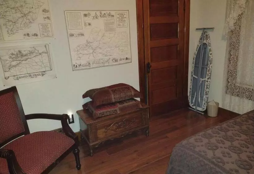 Aamiaismajoitus (B&B) Quiet Full Size Bed Close To Town 420 Friendly