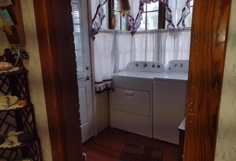 住宿加早餐 Quiet Full Size Bed Close To Town 420 Friendly