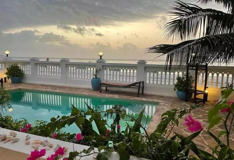 Hotelli Mambo Paradise