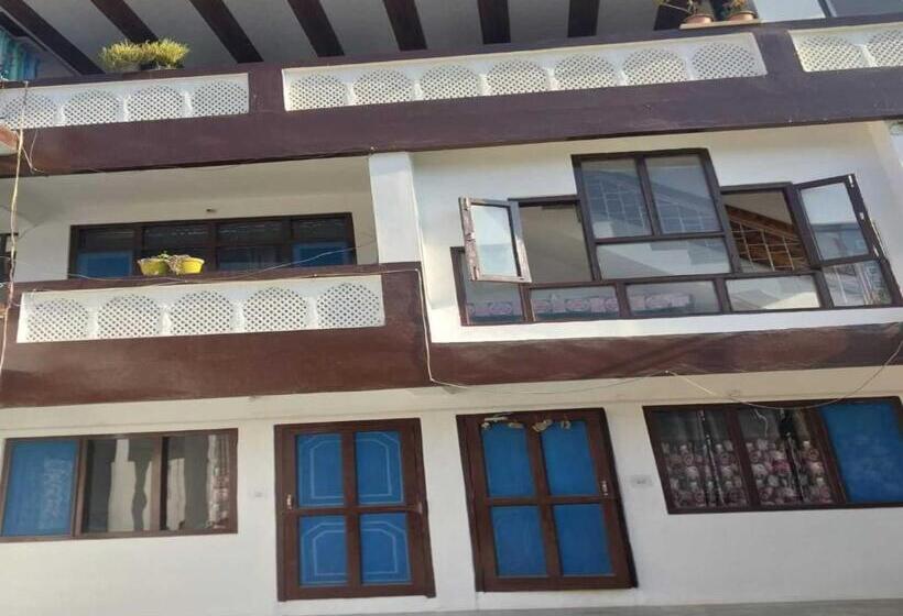 Pension Tirthan Crest Hostel & Homestay In Jibbi