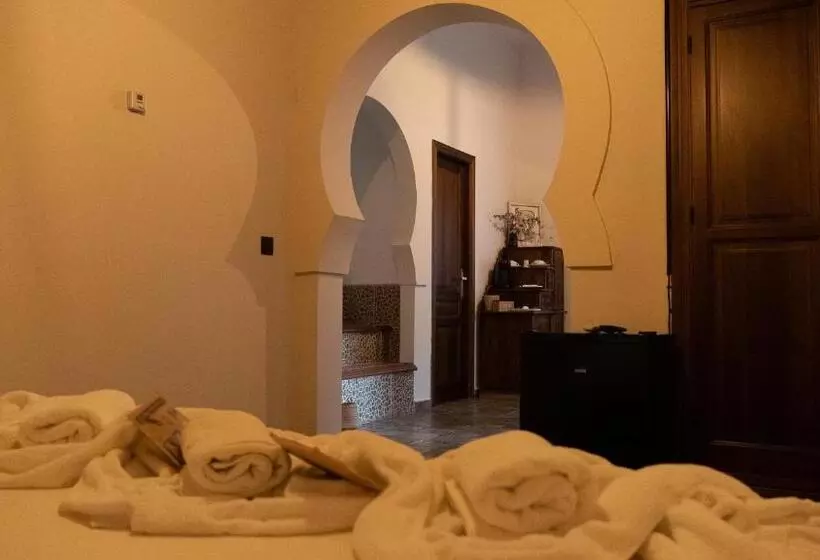 فندق ريفى Hospedería Ballesteros