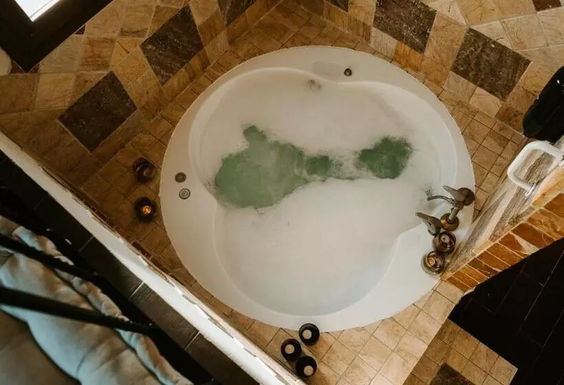 فندق ريفى Hospedería Ballesteros