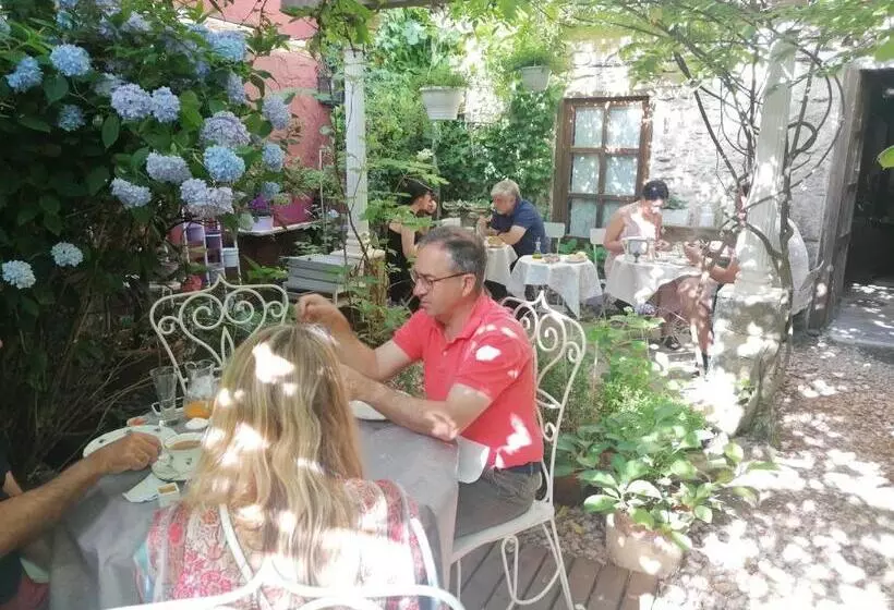 Hotel Rural La Posada De Tamajon