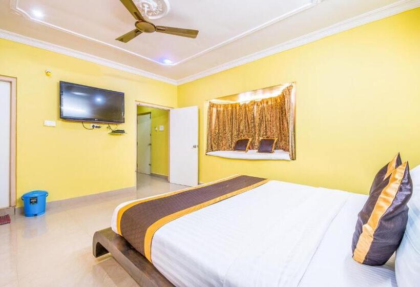 ホテル At Home Prakruthi Resorts