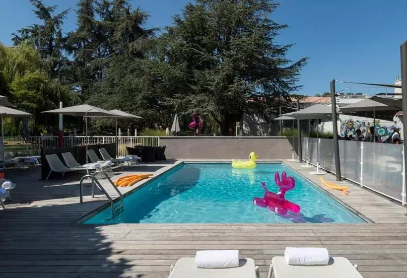 Hotelli Ibis Styles Lyon Bron Eurexpo